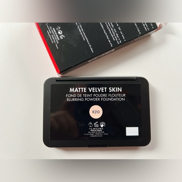 BRAND NEW MAKEUP FOREVER BLURRING POWDER FUNDATION - Picture 2 of 5